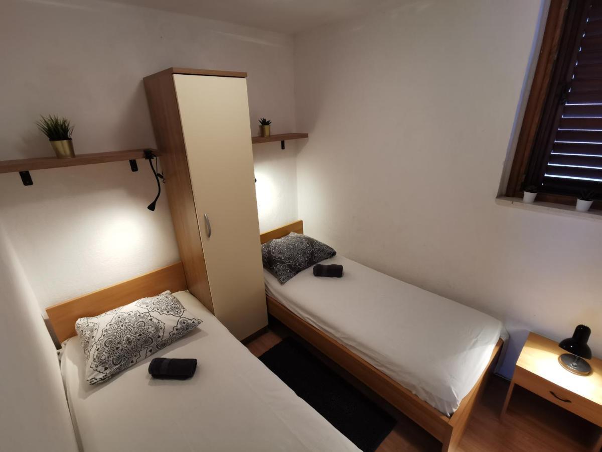 Bugenvila Rogoznica  Extérieur photo